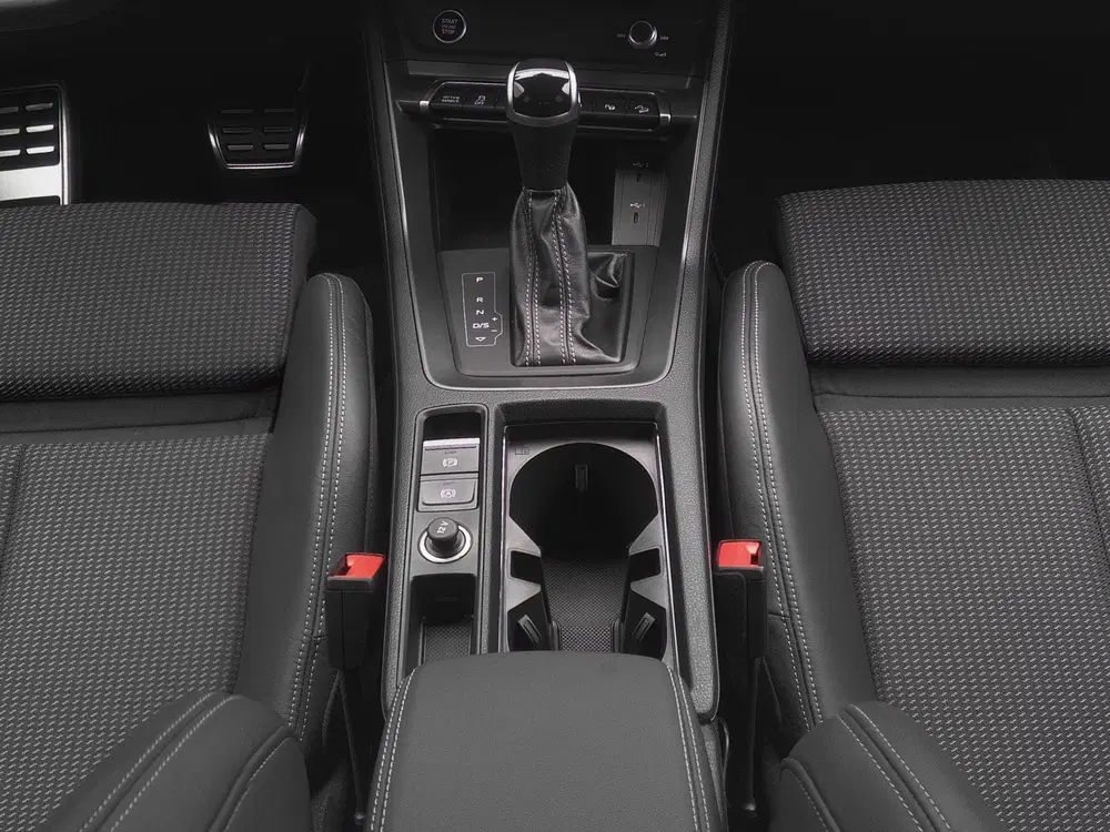 Audi Q3 S Edition 45 TFSI e 245 PK uit 2024, foto 10