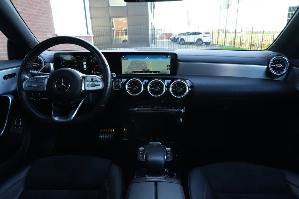 Mercedes-Benz CLA 180 AMG uit 2021, foto 3