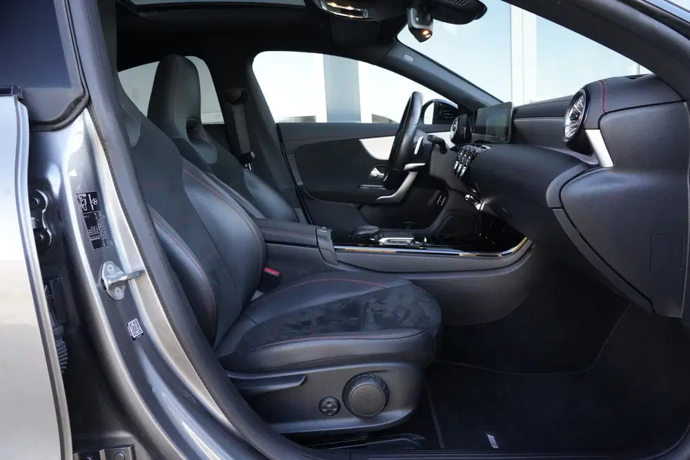 Mercedes-Benz CLA 180 AMG uit 2021, foto 9