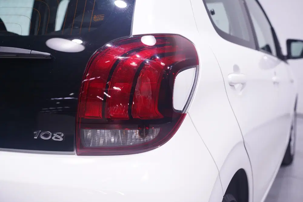 Peugeot 108 1.0 e-VTi Active 1e Eig. NAP Premium pack uit 2019, foto 12