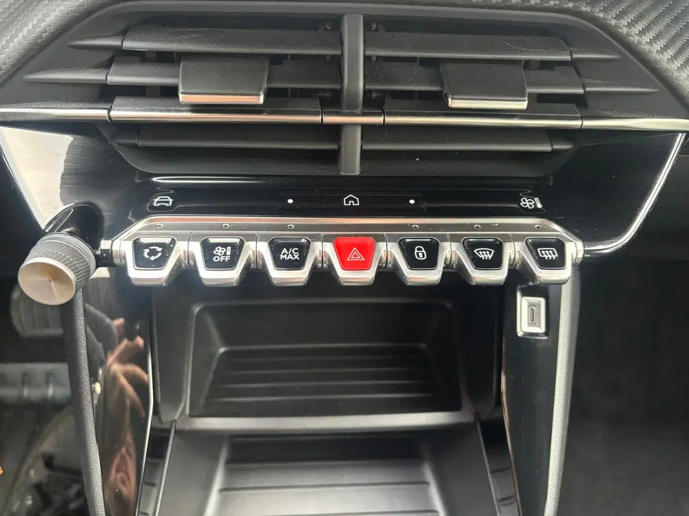 Peugeot 2008 1.2 Hybrid 136 Style uit 2025, foto 10