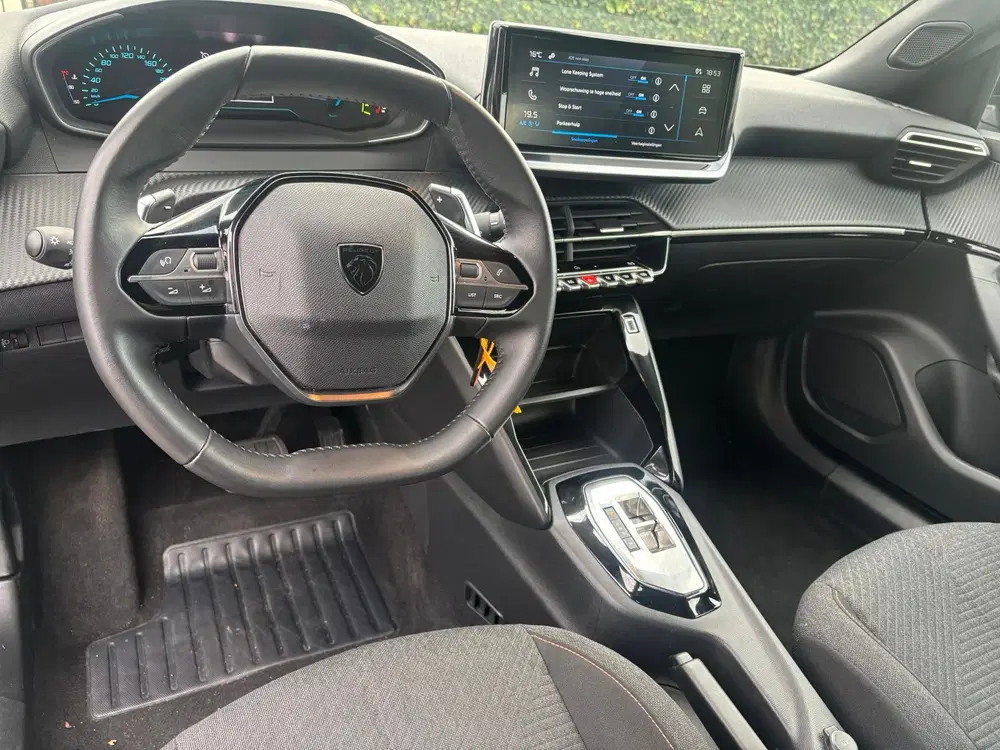 Peugeot 2008 1.2 Hybrid 136 Style uit 2025, foto 2