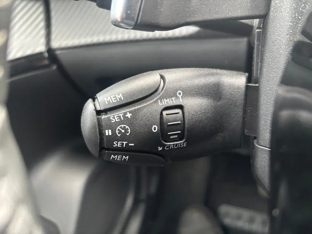 Peugeot 2008 1.2 Hybrid 136 Style uit 2025, foto 6