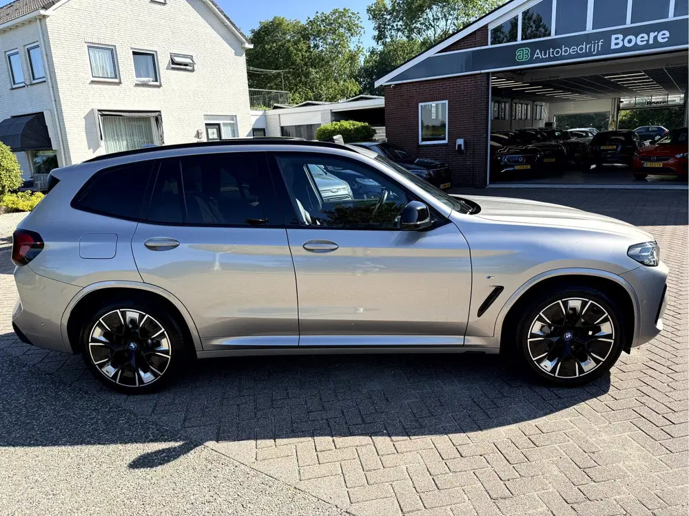 BMW iX3 High Executive M-Sport 80 kWh SOH 92.9% uit 2022, foto 2