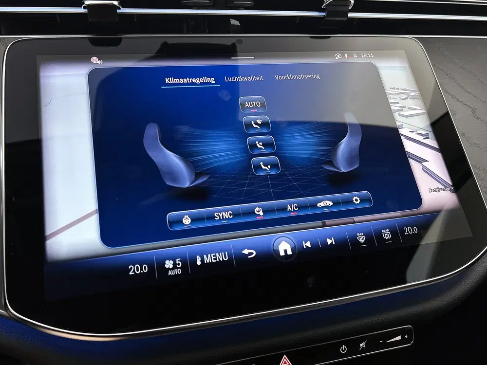 Mercedes-Benz E-Klasse 300 e Luxury Line uit 2023, foto 10