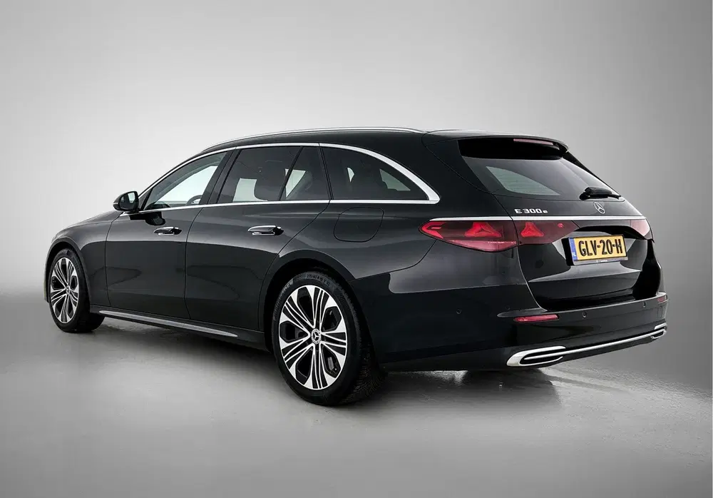 Mercedes-Benz E-Klasse 300 e Luxury Line uit 2023, foto 14