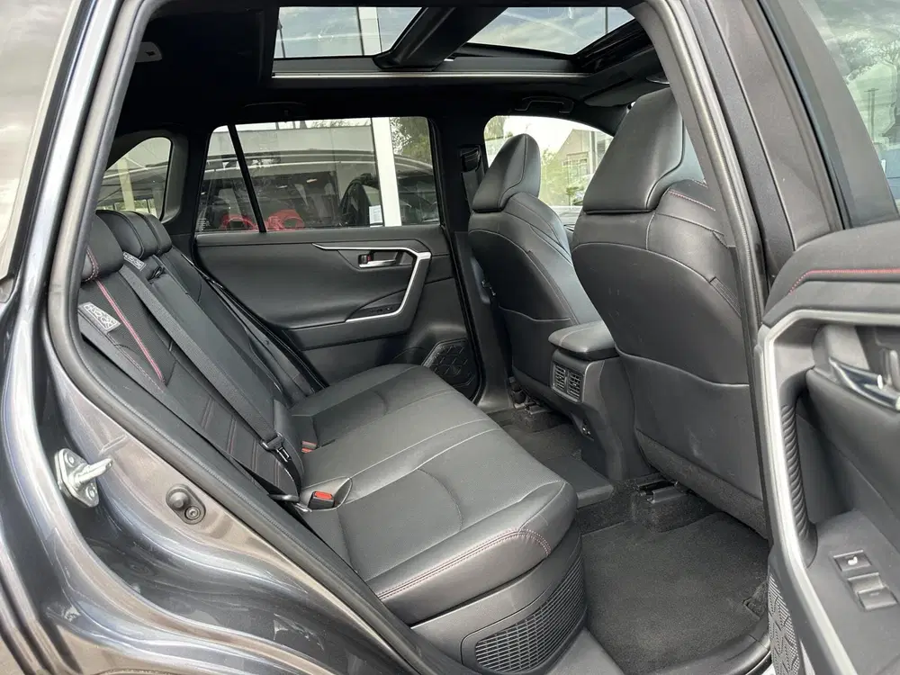 Toyota RAV 4 2.5 Plug-in Hybrid AWD Bi-Tone Plus uit 2022, foto 9