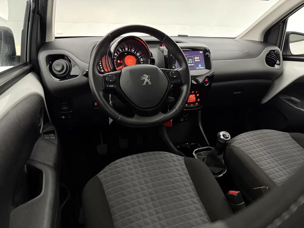 Peugeot 108 1.0 e-VTi Allure uit 2022, foto 14
