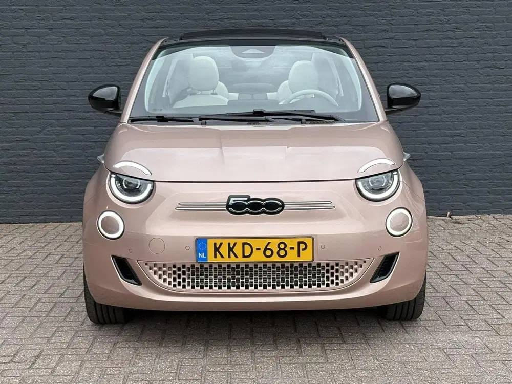 Fiat 500e C La Prima 42 kWh WLTP 320km Range uit 2026, foto 2