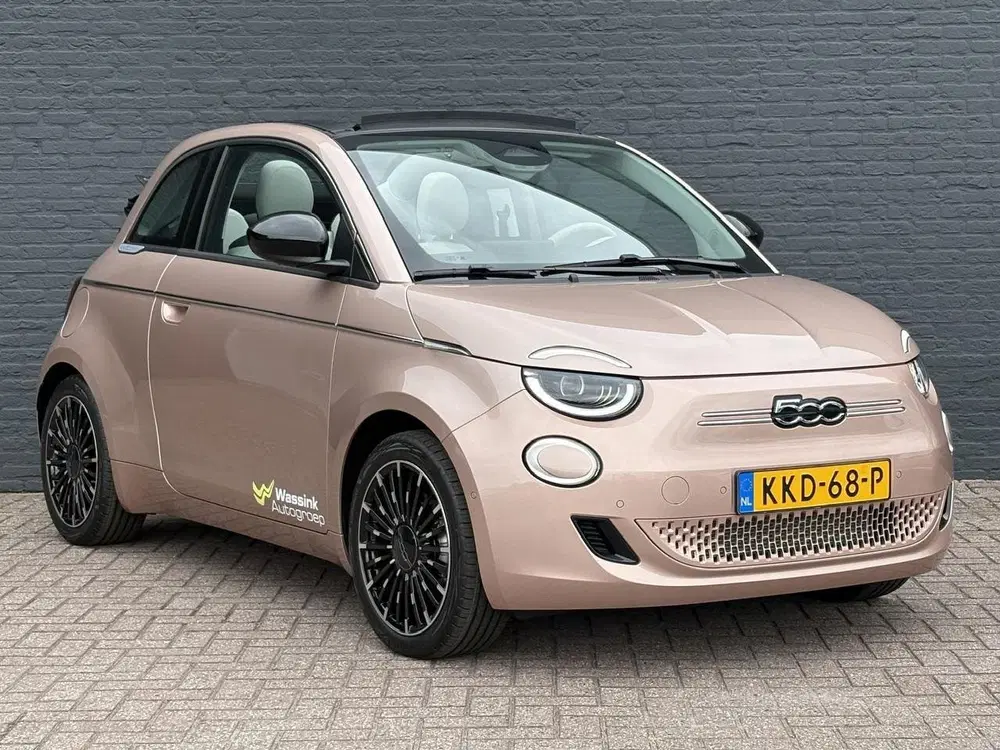 Fiat 500e C La Prima 42 kWh WLTP 320km Range uit 2026, foto 3
