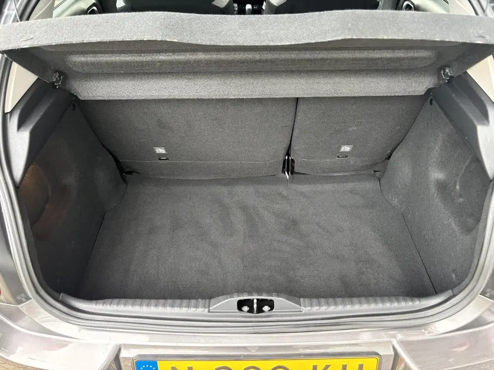 Citroën C3 C-Series 1.2 83pk TWO-TONE uit 2021, foto 11