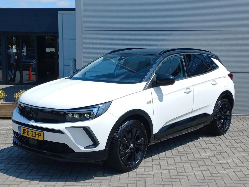 Opel Grandland 1.6T 225pk Plug-In Hybrid GS Line Automaat uit 2022