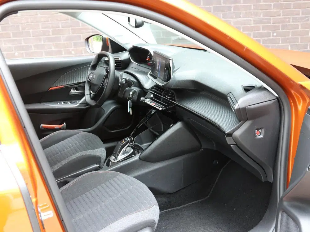 Peugeot 2008 SUV Active Pack 130pk Automaat uit 2022, foto 10