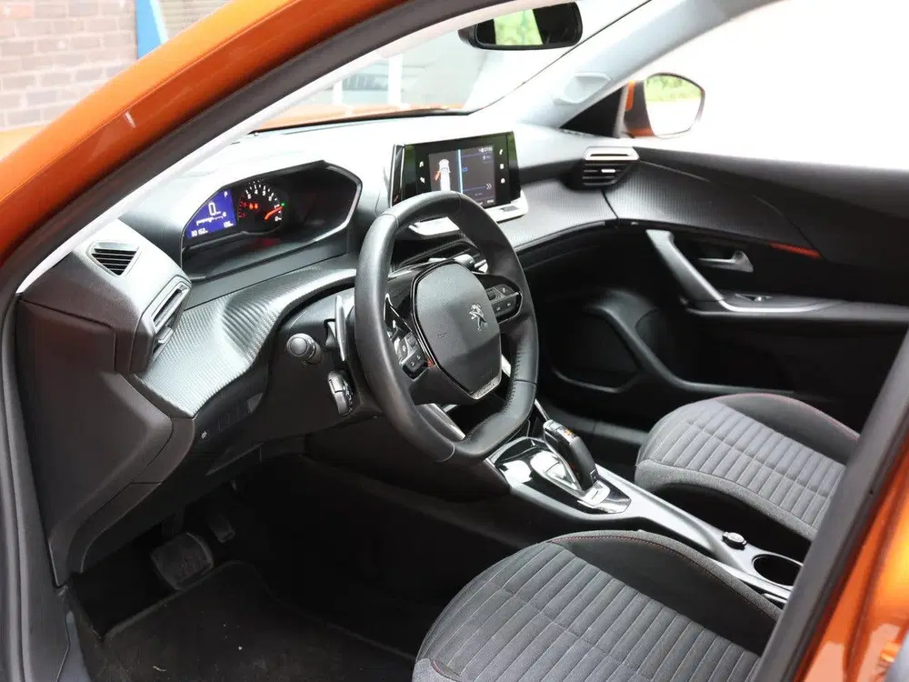 Peugeot 2008 SUV Active Pack 130pk Automaat uit 2022, foto 12