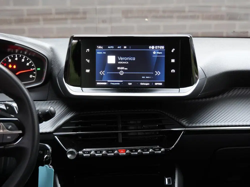 Peugeot 2008 SUV Active Pack 130pk Automaat uit 2022, foto 15