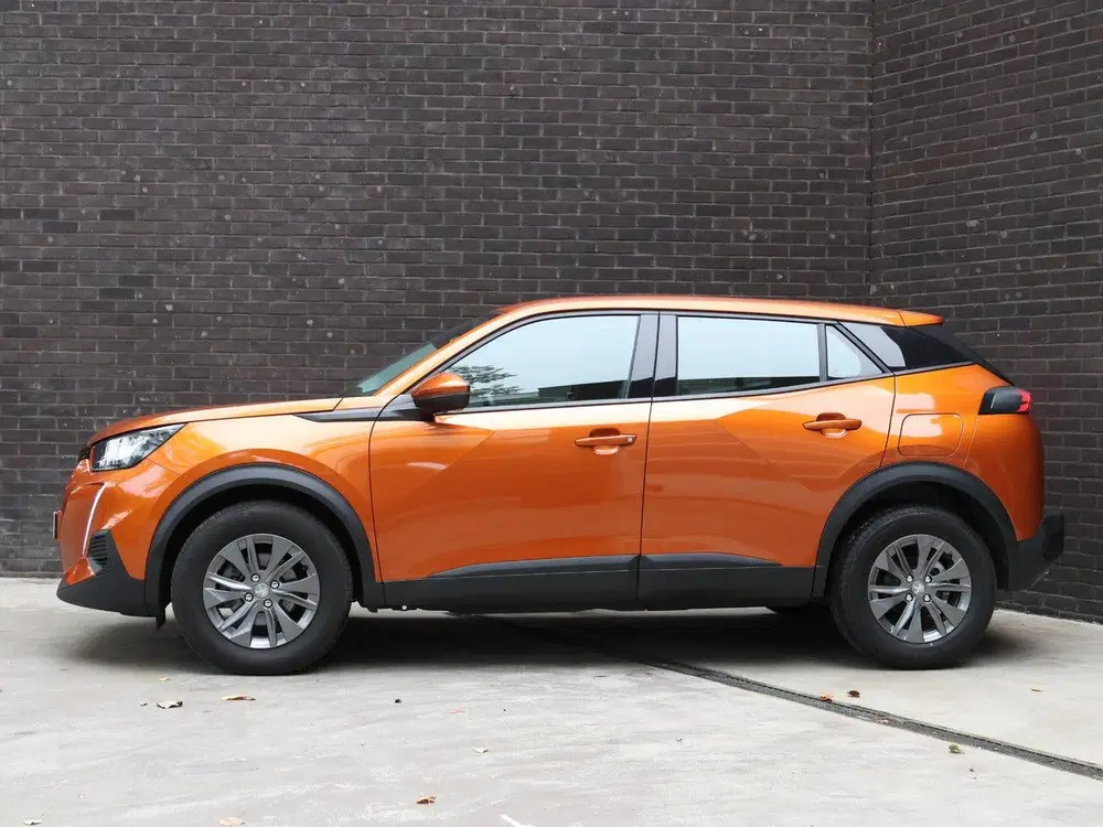Peugeot 2008 SUV Active Pack 130pk Automaat uit 2022, foto 2