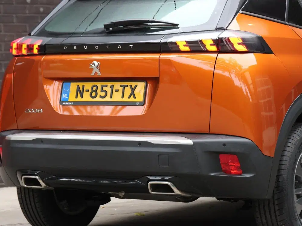 Peugeot 2008 SUV Active Pack 130pk Automaat uit 2022, foto 9