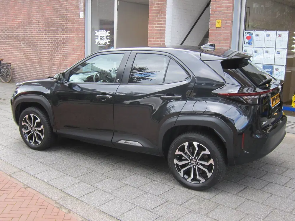 Toyota Yaris Cross 1.5 Hybrid 115 First Edition all-seasonba uit 2024, foto 4