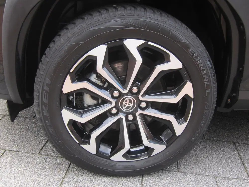 Toyota Yaris Cross 1.5 Hybrid 115 First Edition all-seasonba uit 2024, foto 8