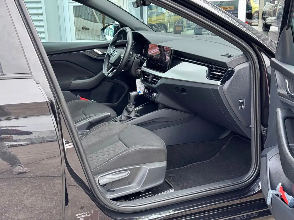 Skoda Scala 1.0 TSI Sport Business DSG uit 2022, foto 10
