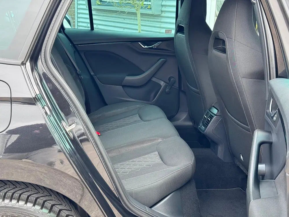 Skoda Scala 1.0 TSI Sport Business DSG uit 2022, foto 12