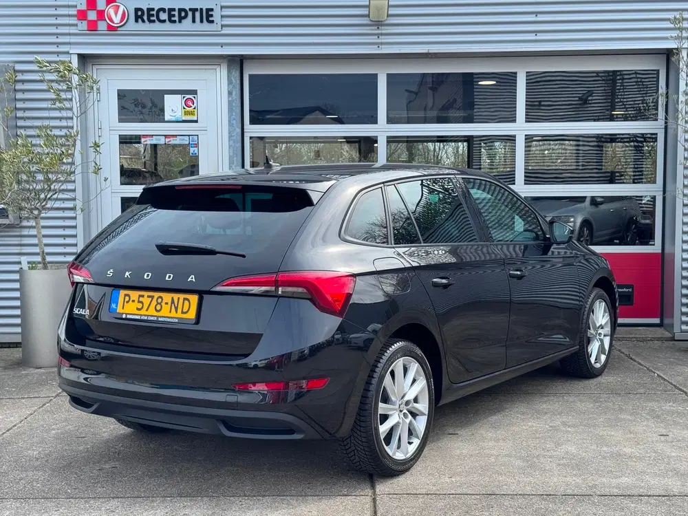 Skoda Scala 1.0 TSI Sport Business DSG uit 2022, foto 2