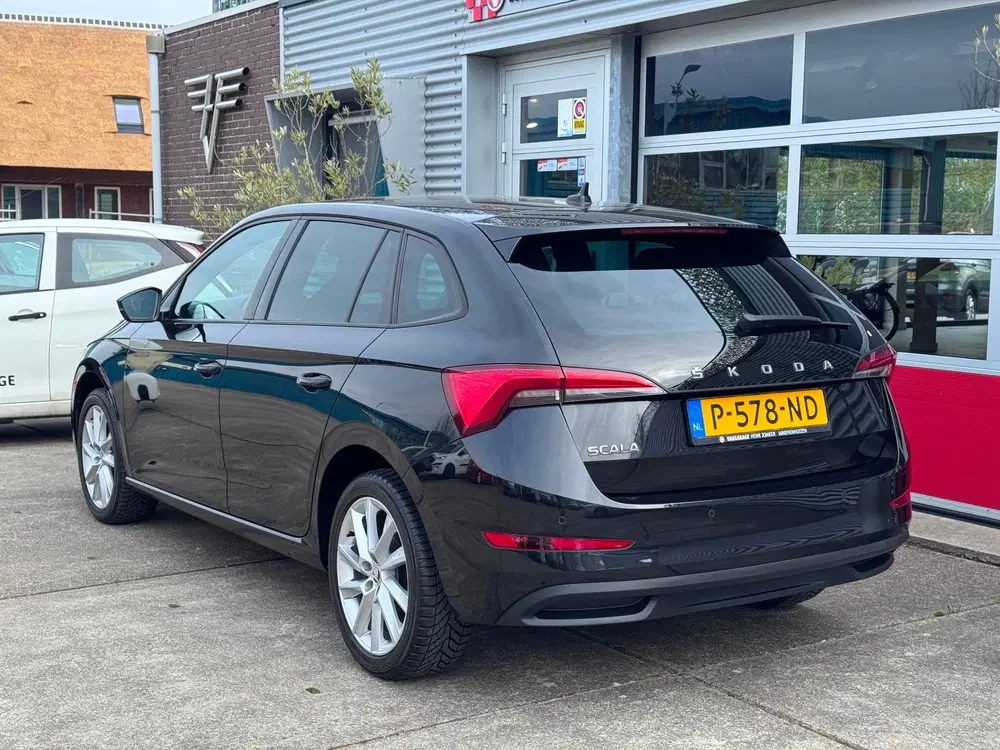 Skoda Scala 1.0 TSI Sport Business DSG uit 2022, foto 6