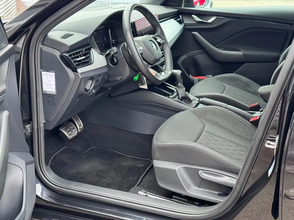 Skoda Scala 1.0 TSI Sport Business DSG uit 2022, foto 7