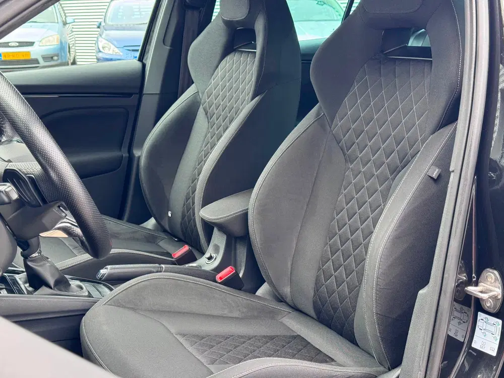 Skoda Scala 1.0 TSI Sport Business DSG uit 2022, foto 9