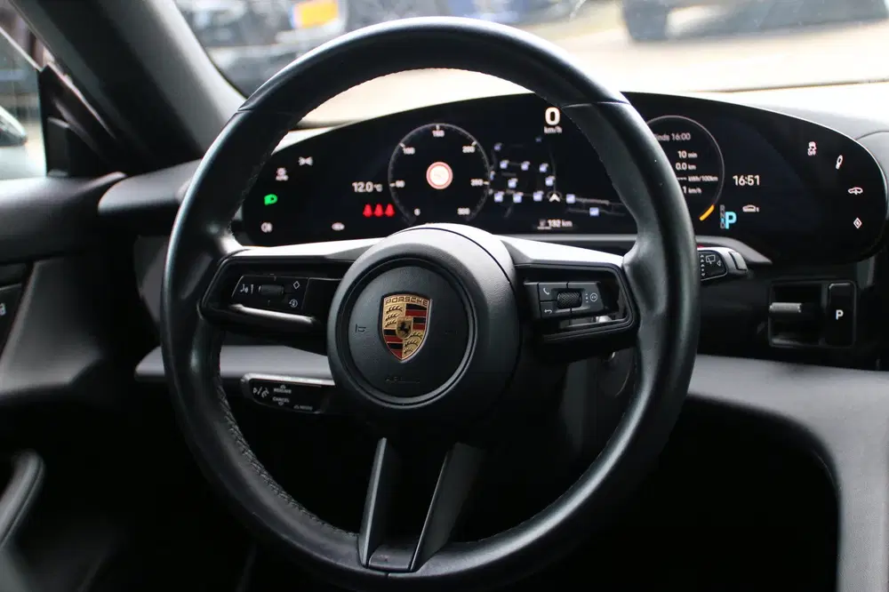Porsche Taycan 4 93 kWh DEALER OND. BTW AUTO uit 2022, foto 12