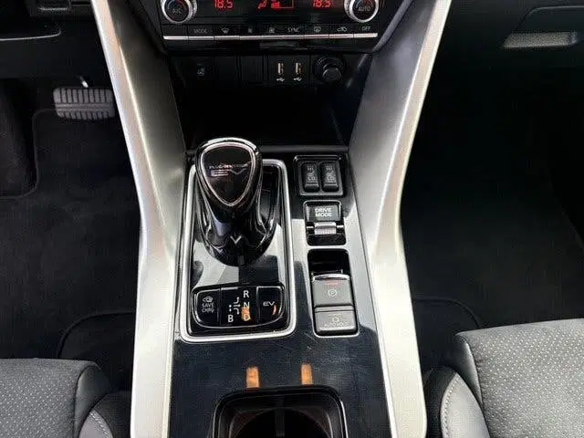 Mitsubishi Eclipse Cross 2.4 PHEV Executive uit 2025, foto 15