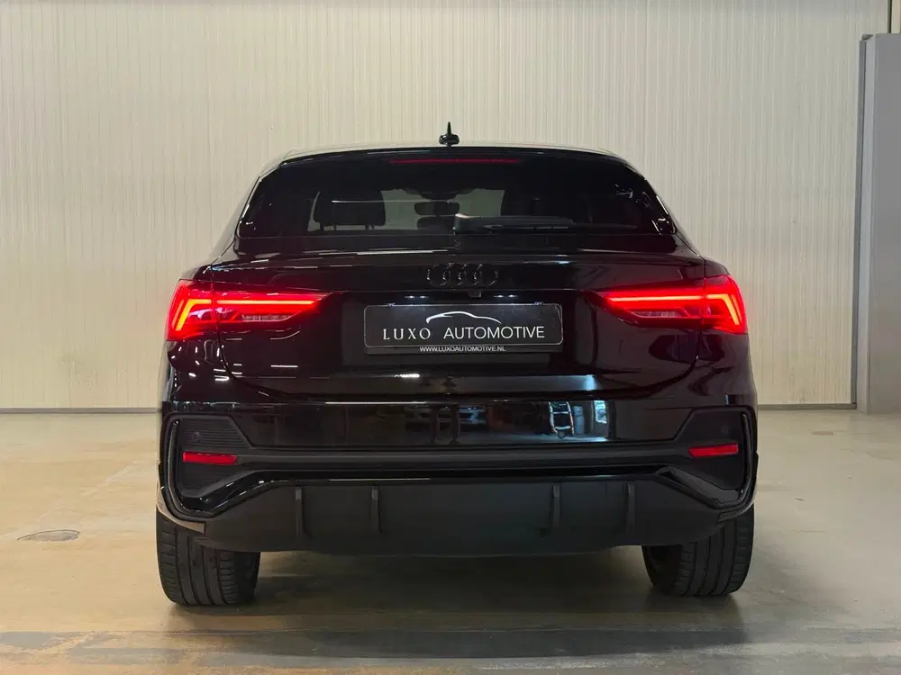 Audi Q3 45 TFSI e Edition uit 2021, foto 10