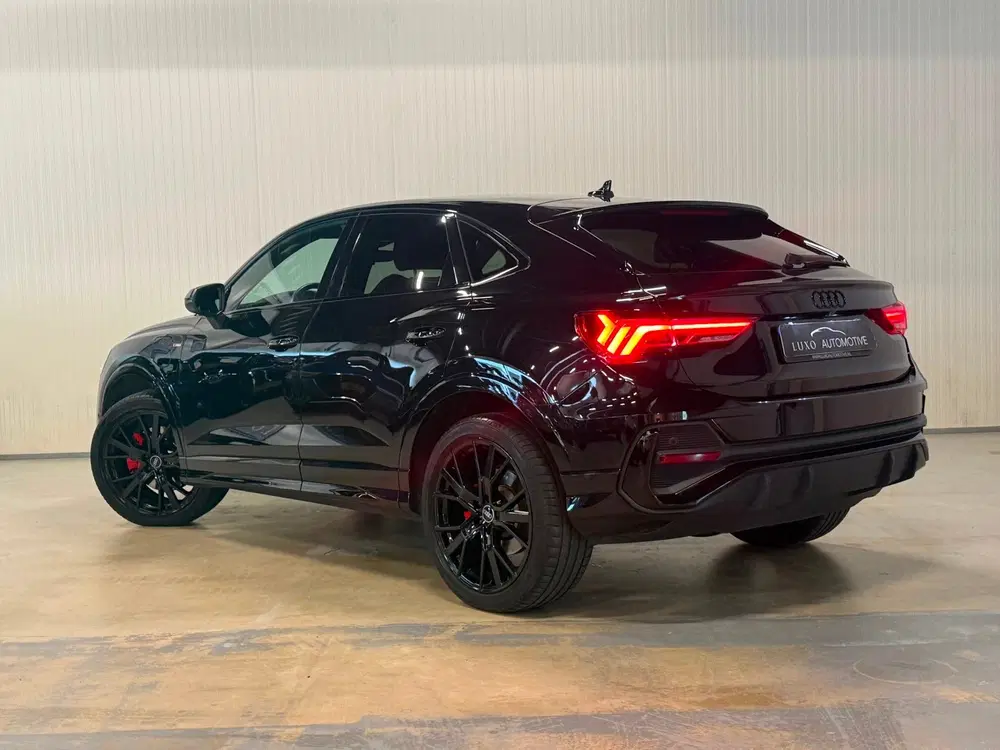 Audi Q3 45 TFSI e Edition uit 2021, foto 2