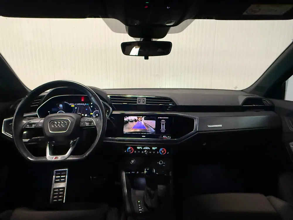 Audi Q3 45 TFSI e Edition uit 2021, foto 3