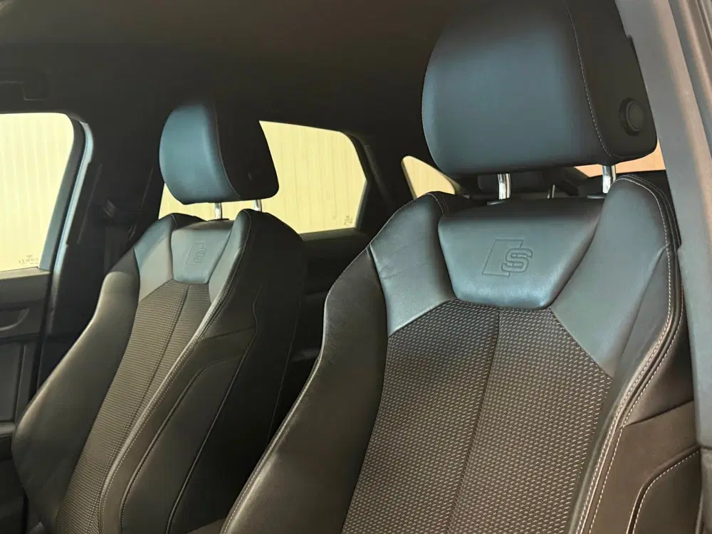 Audi Q3 45 TFSI e Edition uit 2021, foto 4
