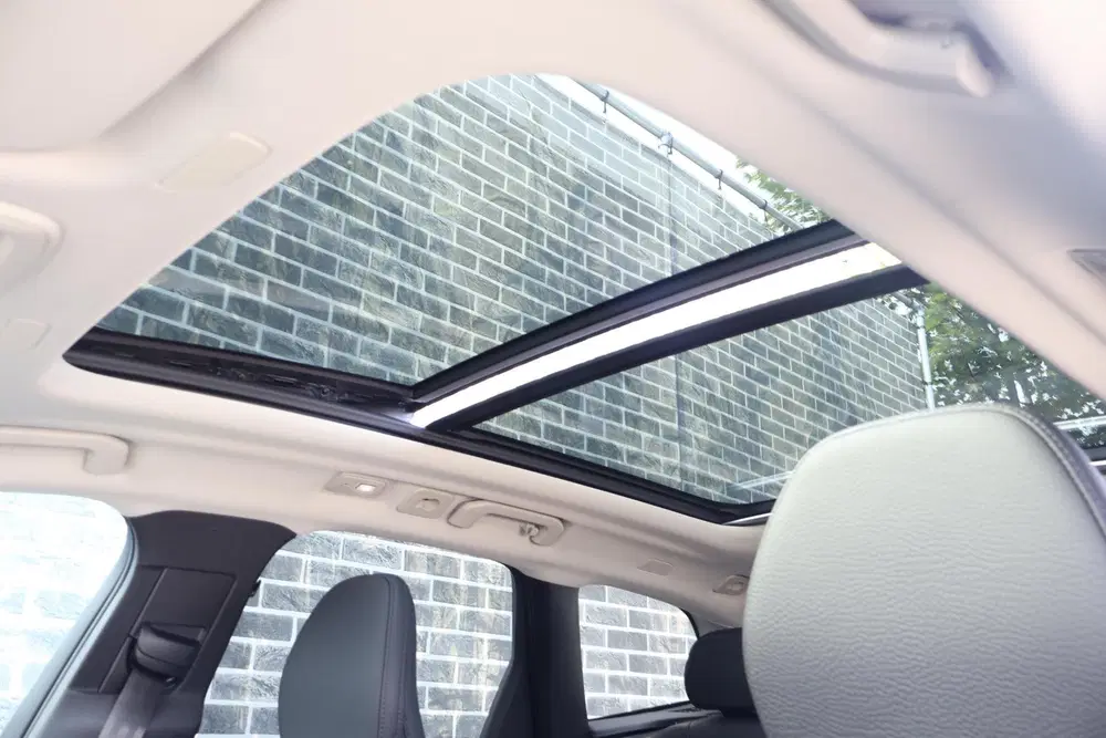 Volvo XC60 2.0 T6 Plug-in Hybrid AWD Plus Dark uit 2025, foto 9