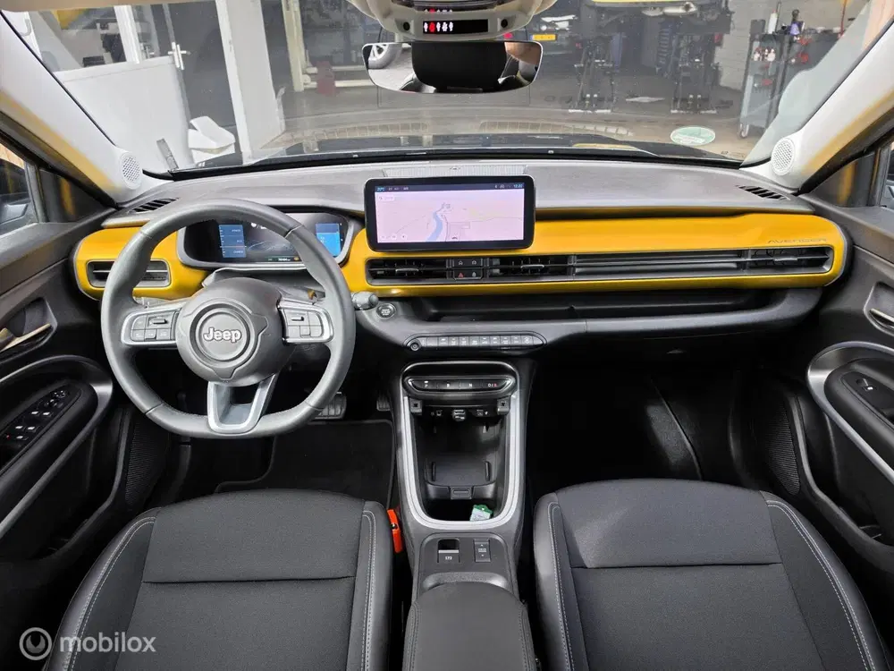 Jeep Avenger SUMMIT 54kWh ACC CAMERA KEYLESS CARPLAY ST uit 2023, foto 13