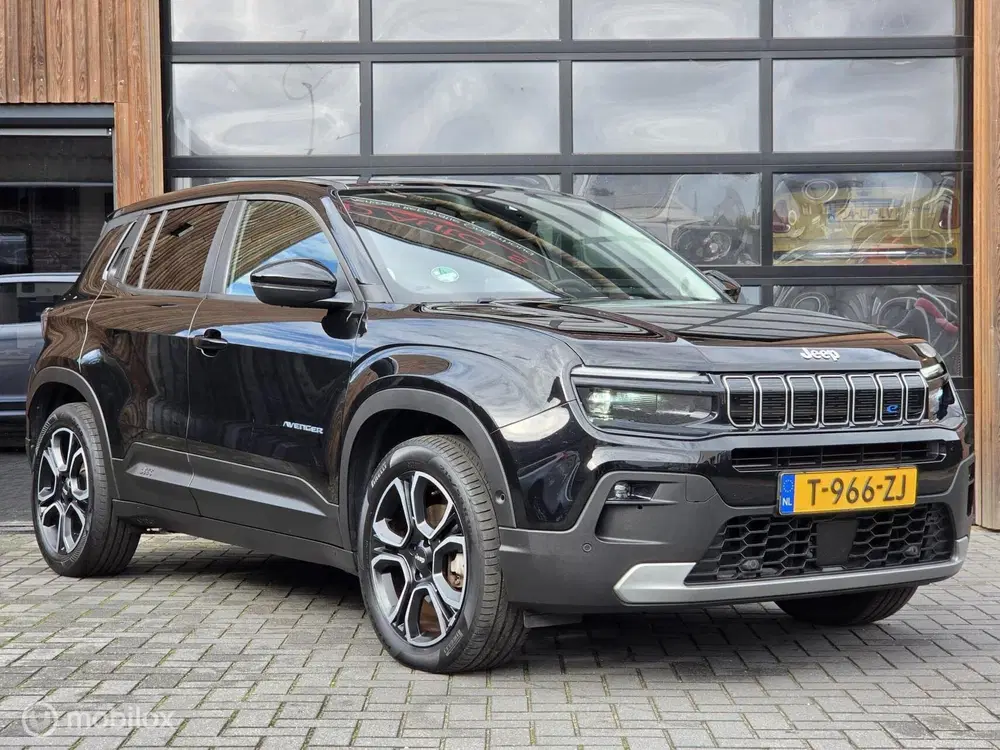 Jeep Avenger SUMMIT 54kWh ACC CAMERA KEYLESS CARPLAY ST uit 2023, foto 4
