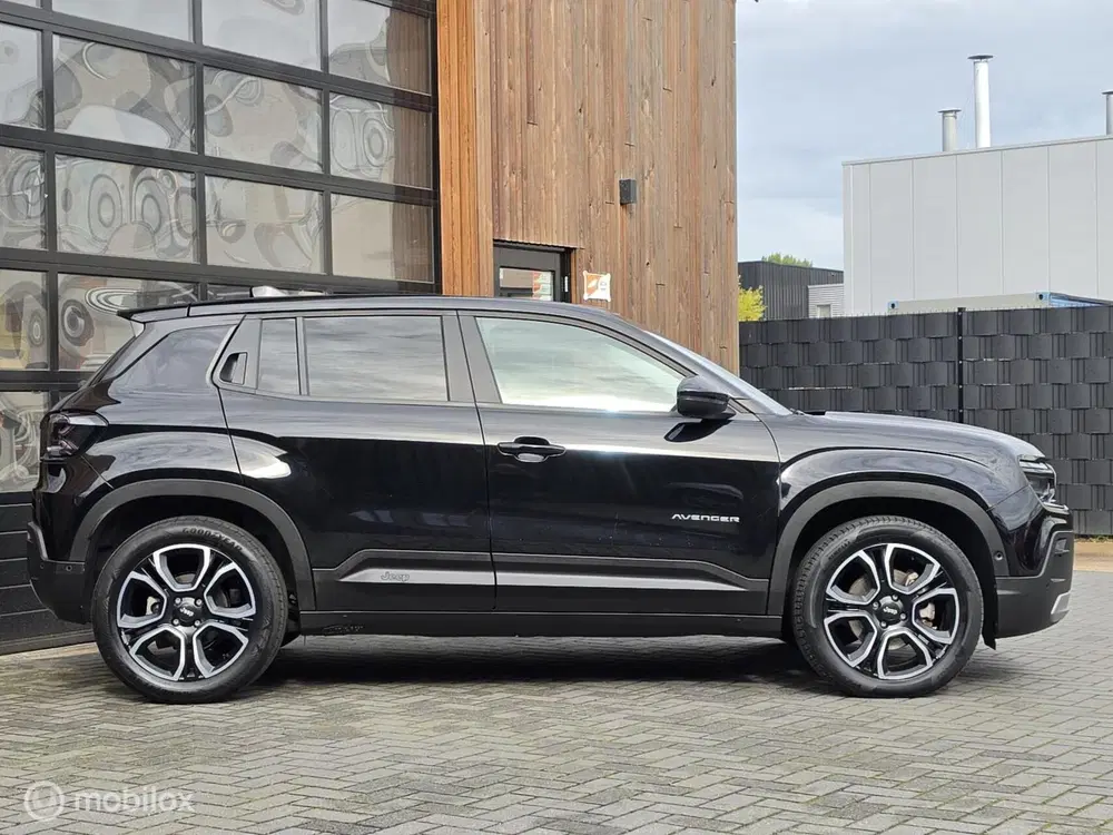Jeep Avenger SUMMIT 54kWh ACC CAMERA KEYLESS CARPLAY ST uit 2023, foto 5