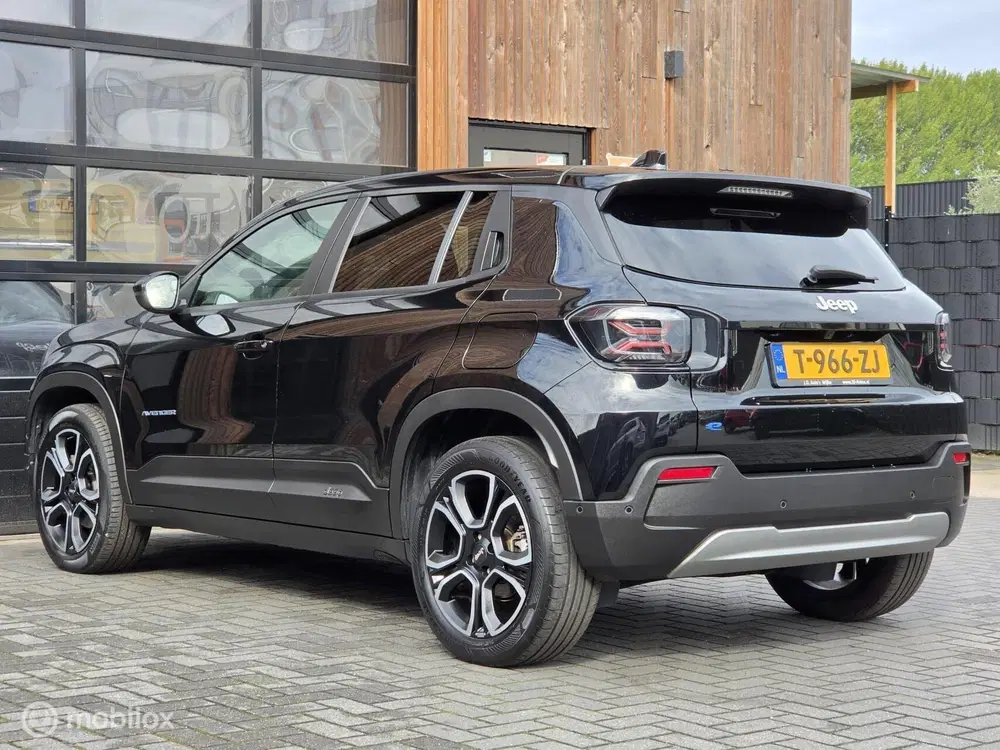 Jeep Avenger SUMMIT 54kWh ACC CAMERA KEYLESS CARPLAY ST uit 2023, foto 8