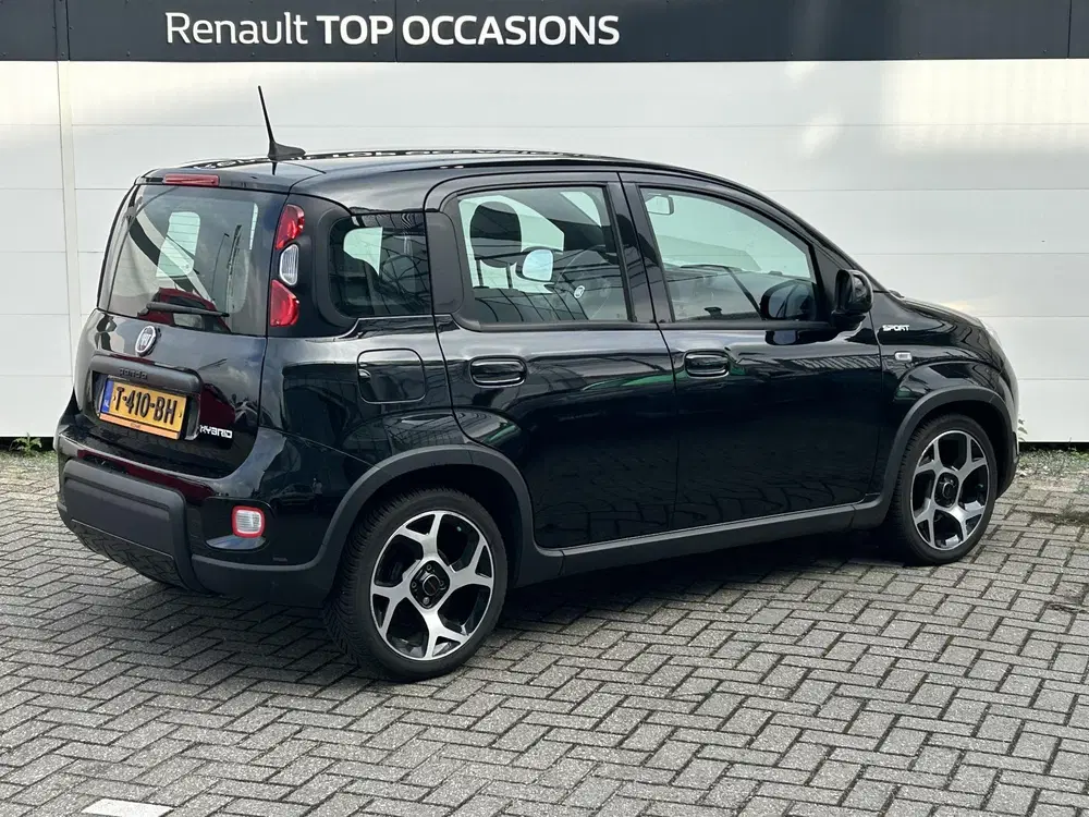 Fiat Panda 1.0 Hybrid Sport uit 2022, foto 2