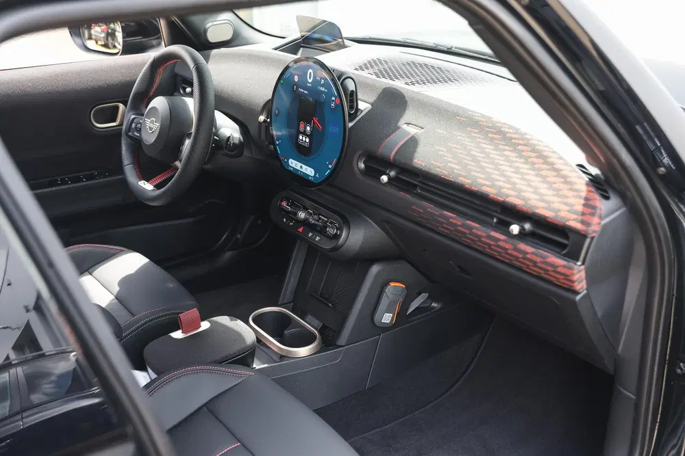 Mini Hatchback Cooper C Automaat uit 2026, foto 10
