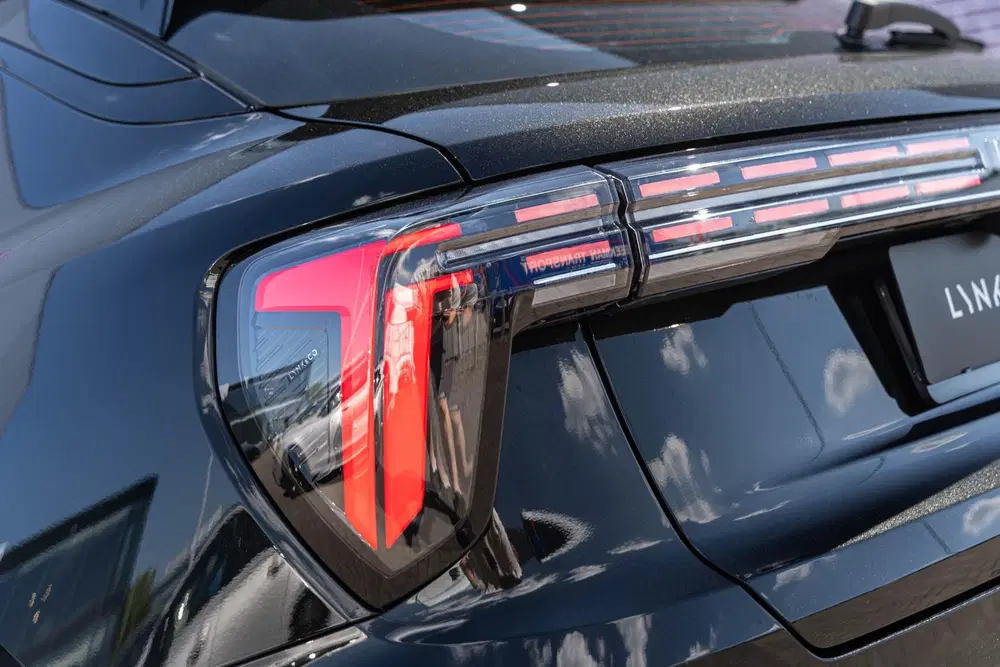 Lynk & Co 01 Plug-in Hybrid 1.5 Core uit 2025, foto 10