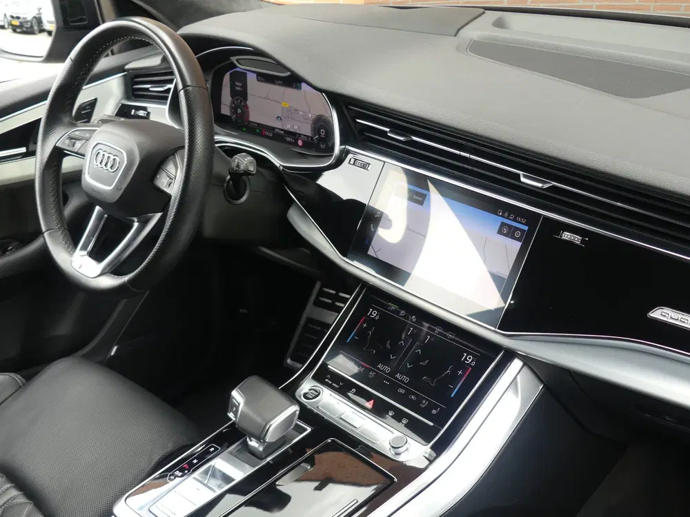 Audi Q8 60 TFSI e quattro S Competition B&O Trekha uit 2021, foto 2