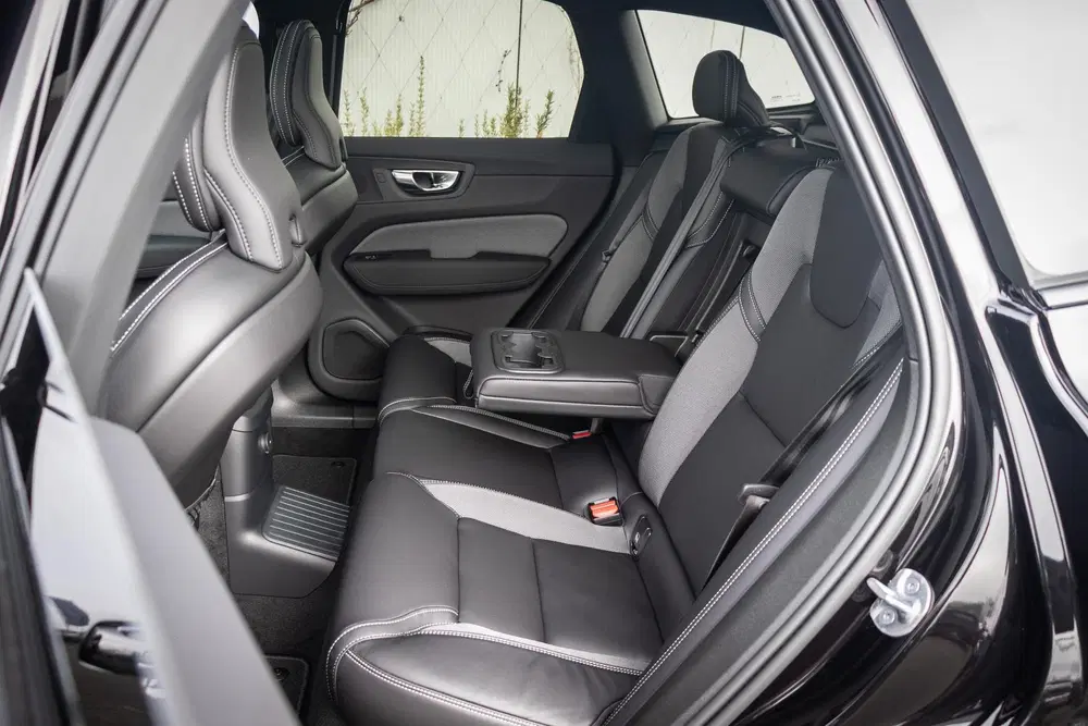 Volvo XC60 2.0 T8 Plug-in hybrid AWD Ultra Black Edit uit 2025, foto 13