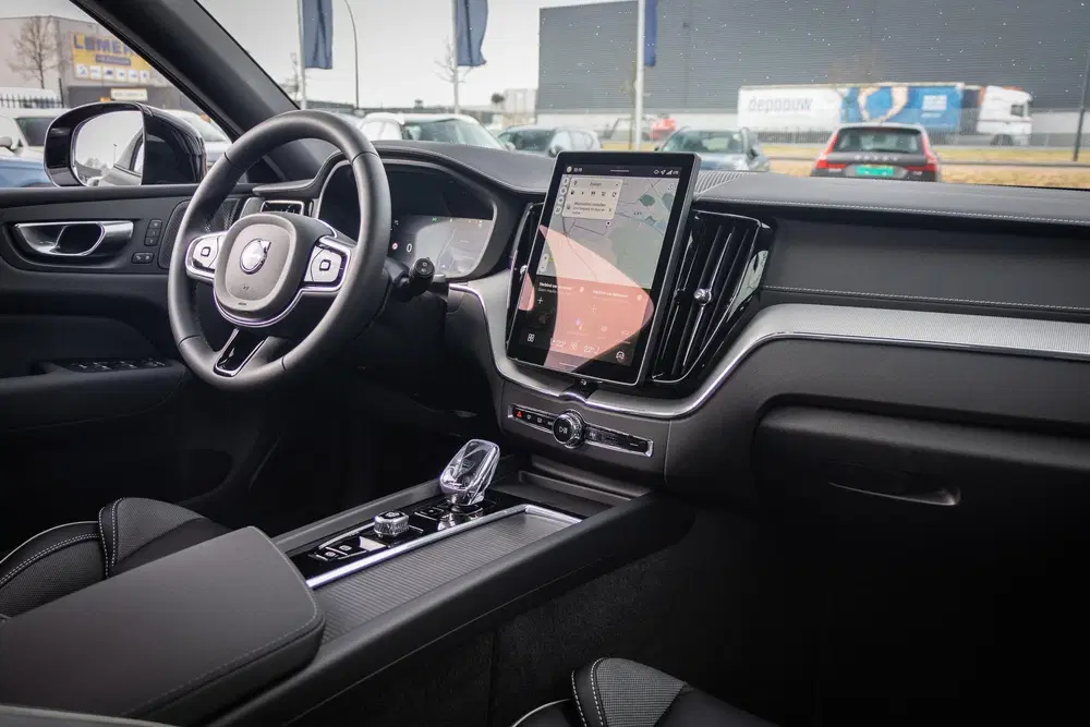 Volvo XC60 2.0 T8 Plug-in hybrid AWD Ultra Black Edit uit 2025, foto 14