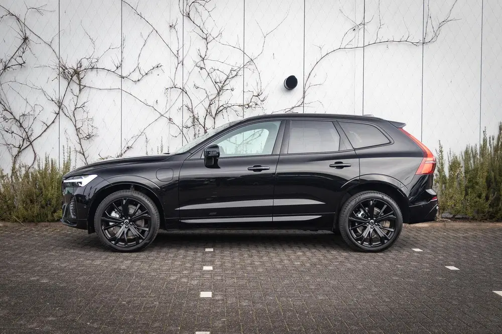 Volvo XC60 2.0 T8 Plug-in hybrid AWD Ultra Black Edit uit 2025, foto 4