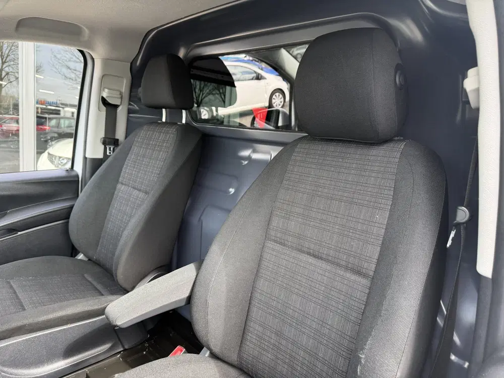 Mercedes-Benz Vito eVito Lang Launch Edition 41 kWh uit 2020, foto 14