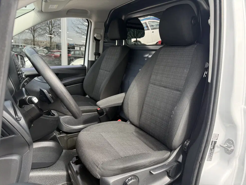 Mercedes-Benz Vito eVito Lang Launch Edition 41 kWh uit 2020, foto 5