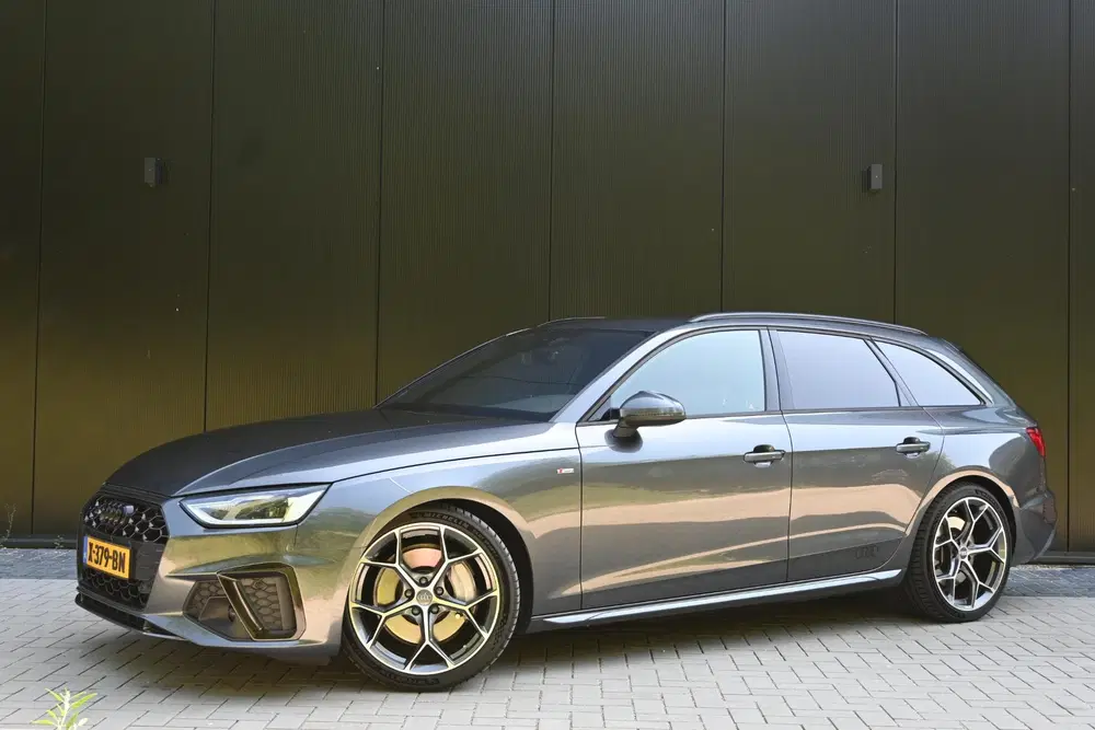 Audi A4 45 TFSI quattro S edition uit 2020
